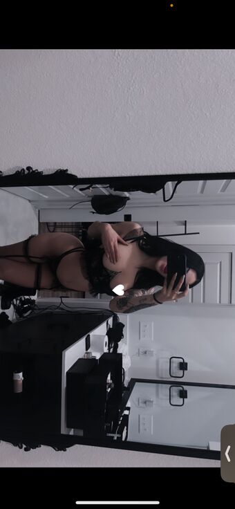 Mercilessapprentice Голі Зливи OnlyFans Фото 3