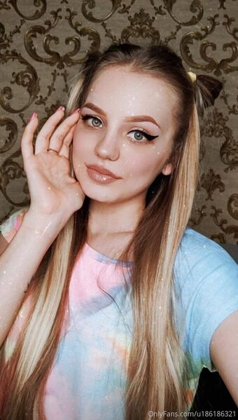 meryscott Голі Зливи OnlyFans Фото 1