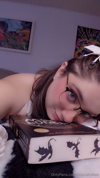 mgcaitybee Голі Зливи OnlyFans Фото 11