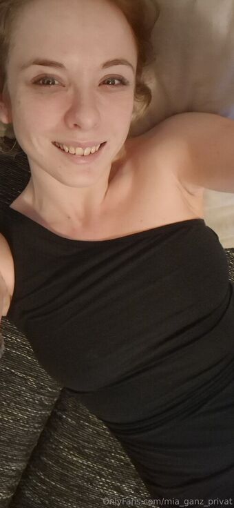 mia_ganz_privat Голі Зливи OnlyFans Фото 33