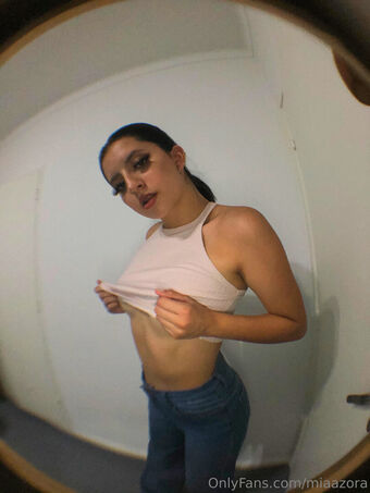 miaazora Голі Зливи OnlyFans Фото 9