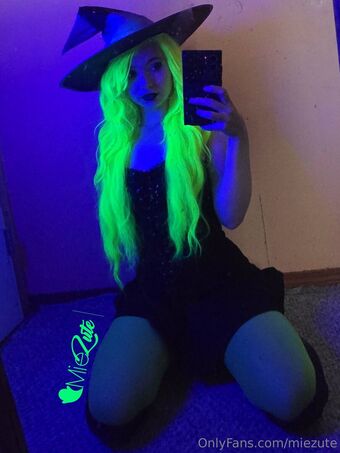 miezute Голі Зливи OnlyFans Фото 43