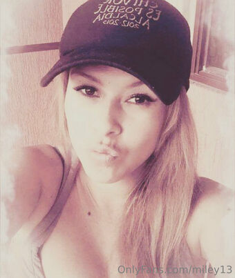 miley13 Голі Зливи OnlyFans Фото 3