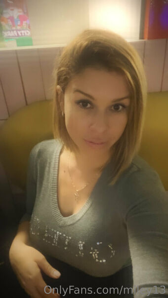 miley13 Голі Зливи OnlyFans Фото 7