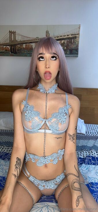 mileywhite Голі Зливи OnlyFans Фото 34