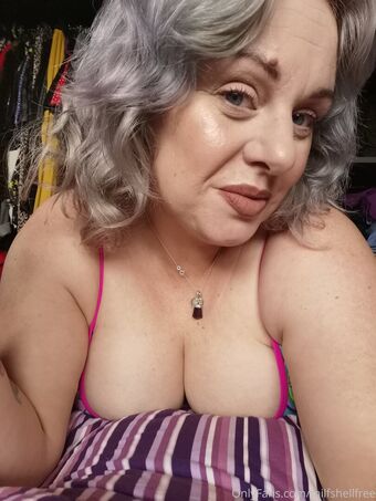 milfshellfree Голі Зливи OnlyFans Фото 5