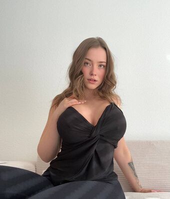 milkyybecky Голі Зливи OnlyFans Фото 19