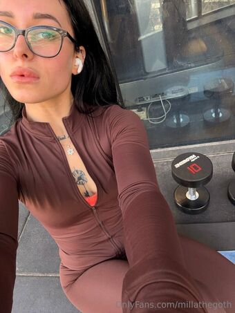 millathegoth Голі Зливи OnlyFans Фото 13