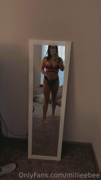 millieebee Голі Зливи OnlyFans Фото 5