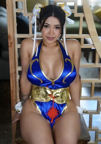 Minitinah OF Голі Зливи OnlyFans Фото 1