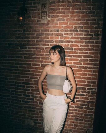 Miriam Villoria Голі Зливи OnlyFans Фото 10