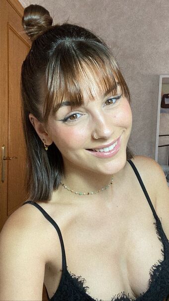 Miriam Villoria Голі Зливи OnlyFans Фото 13