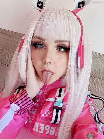 Misaki.Risu Голі Зливи OnlyFans Фото 4