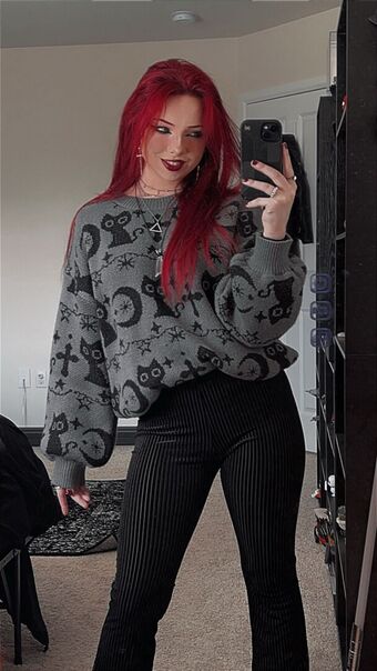 Miserrablee Голі Зливи OnlyFans Фото 6