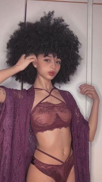 Miss Flat Голі Зливи OnlyFans Фото 7