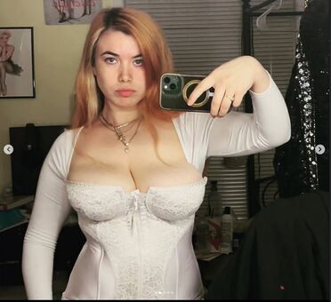 misssclair Голі Зливи OnlyFans Фото 22