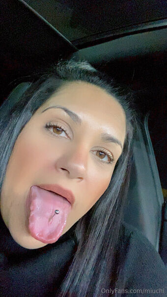 miuchi Голі Зливи OnlyFans Фото 4