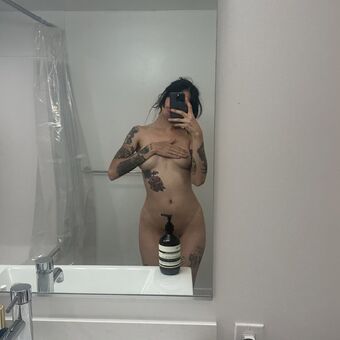 mividapocha Голі Зливи OnlyFans Фото 5