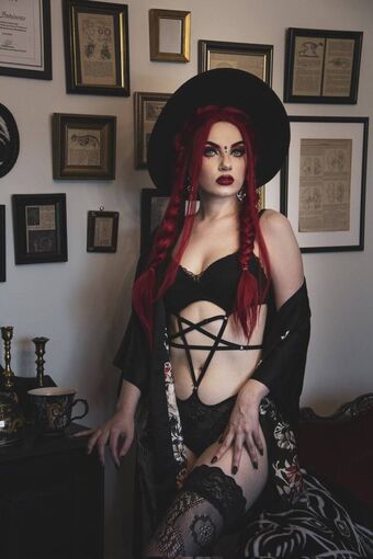 Monsa Isa Голі Зливи OnlyFans Фото 3