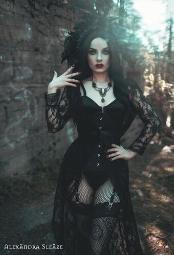 Monsa Isa Голі Зливи OnlyFans Фото 4