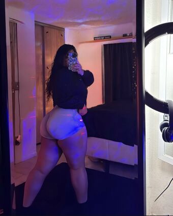 Moon Drop Голі Зливи OnlyFans Фото 3