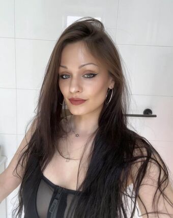 mornings0da Голі Зливи OnlyFans Фото 1