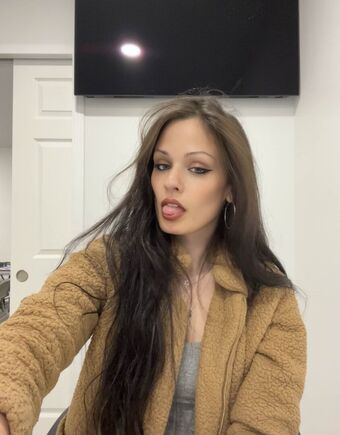 mornings0da Голі Зливи OnlyFans Фото 2