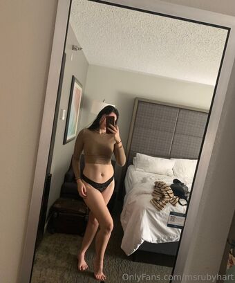 msrubyhart Голі Зливи OnlyFans Фото 1