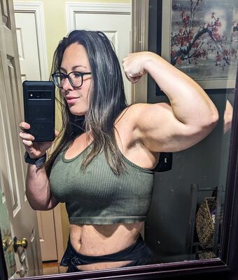 Muscle Mommy