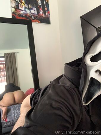 mxnbeom Голі Зливи OnlyFans Фото 4