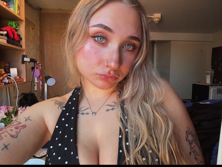mxwuni Голі Зливи OnlyFans Фото 24
