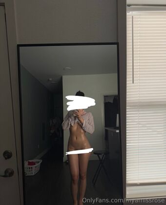 myamissrose Голі Зливи OnlyFans Фото 6