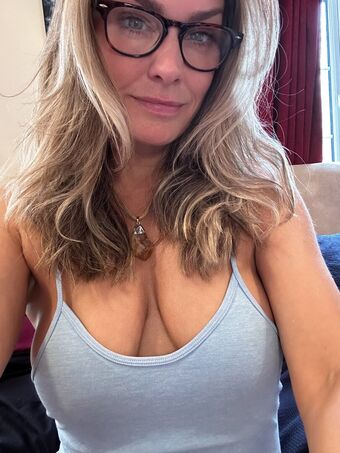 Natasha Marley Голі Зливи OnlyFans Фото 28