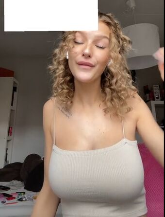 nelldelli Голі Зливи OnlyFans Фото 17