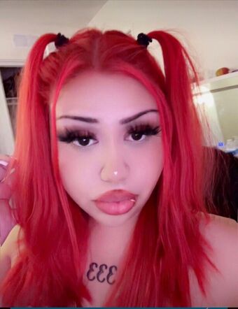 nellietheplug Голі Зливи OnlyFans Фото 1