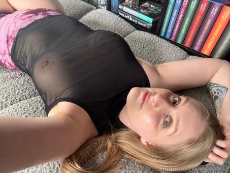 nerdynymphofree Голі Зливи OnlyFans Фото 4