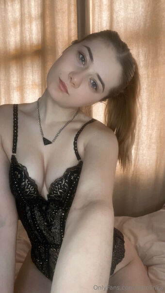 Nerolinka Голі Зливи OnlyFans Фото 6