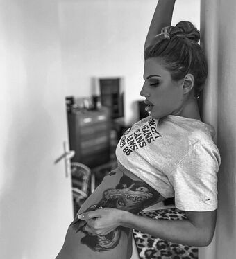 Nessyfox Голі Зливи OnlyFans Фото 7