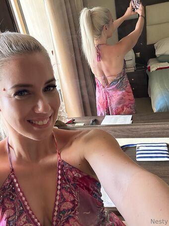 Nesty Голі Зливи OnlyFans Фото 17