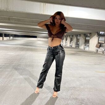 Nevergetslucky Голі Зливи OnlyFans Фото 16