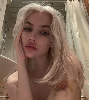 Newfaceinhell Голі Зливи OnlyFans Фото 1