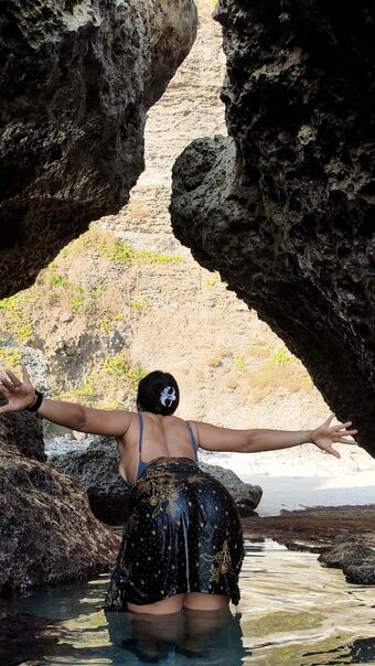 Ni Made Rusmi Голі Зливи OnlyFans Фото 6