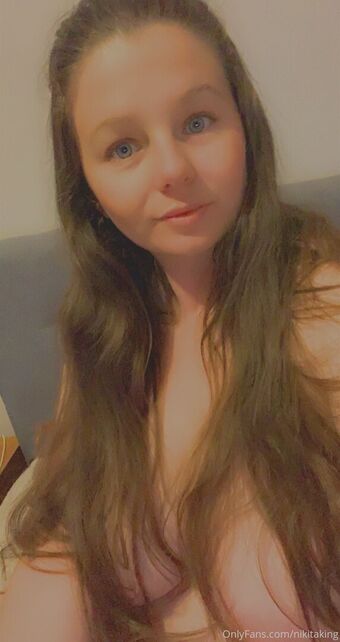nicketta Голі Зливи OnlyFans Фото 1
