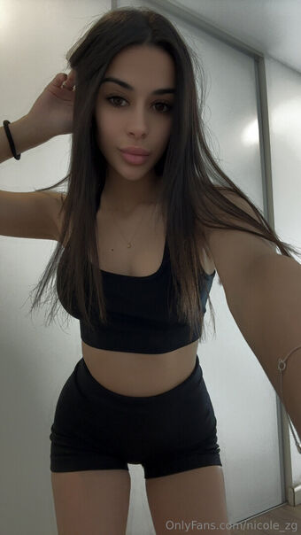 nicole_zg Голі Зливи OnlyFans Фото 15