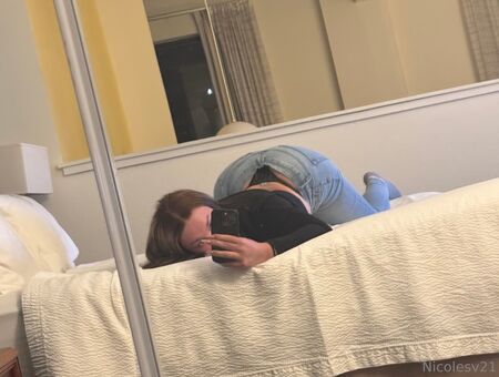 nicolesv21 Голі Зливи OnlyFans Фото 22