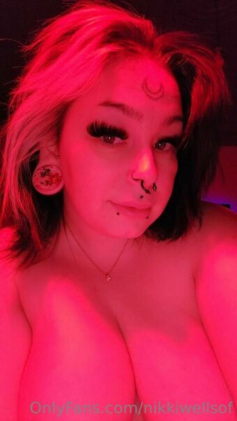 Nikkiwellsof Голі Зливи OnlyFans Фото 2