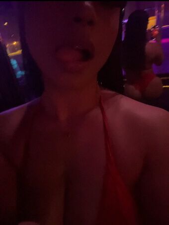 nina Голі Зливи OnlyFans Фото 10