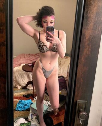 Nixi XS Голі Зливи OnlyFans Фото 22