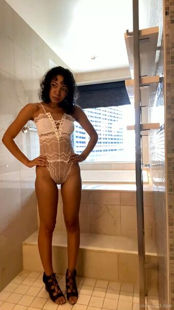 nomicakes Голі Зливи OnlyFans Фото 3