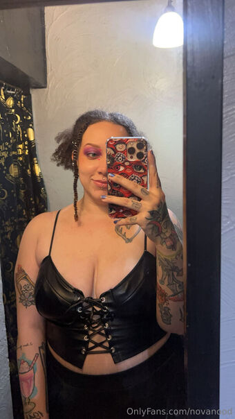 novanood Голі Зливи OnlyFans Фото 32